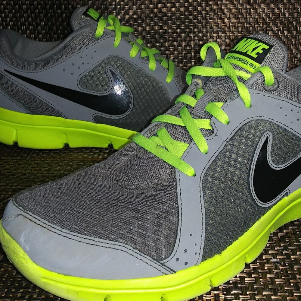 Nike Flex Experience RN2. Size 7Y